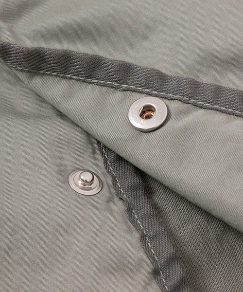 WORK NOT WORK URBAN RESEARCH（ワークノットワークアーバンリサーチ）の「WORK NOT WORK　硫化染ワークポケットベスト（ベスト・メンズ・グレー/ネイビー・MEDIUM/LARGE）」の9枚目の写真