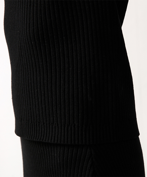 AZUL by moussy（アズールバイマウジー）の「キャミレイヤード半袖ニットプルオーバー（ニット/セーター・レディース・ブラック/グレー/イエロー・LARGE/SMALL/MEDIUM）」の13枚目の写真