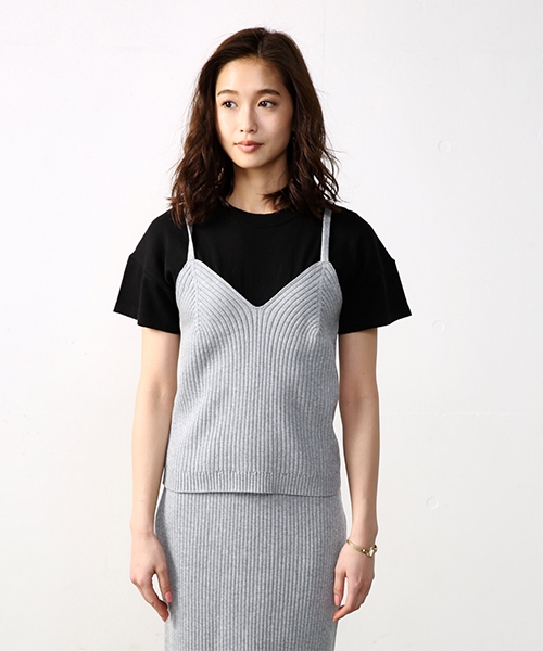 AZUL by moussy（アズールバイマウジー）の「キャミレイヤード半袖ニットプルオーバー（ニット/セーター・レディース・ブラック/グレー/イエロー・LARGE/SMALL/MEDIUM）」の6枚目の写真