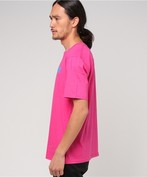 WEGO（ウィゴー）の「WEGO/モーションロゴTシャツ（Tシャツ/カットソー・メンズ・ピンク/ホワイト・LARGE/MEDIUM）」の3枚目の写真