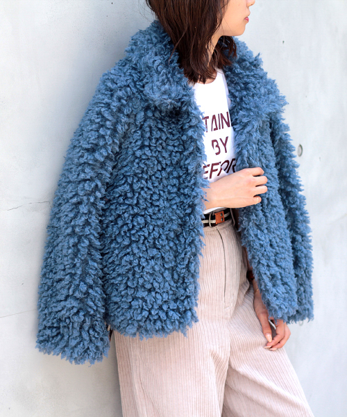 PAGEBOY（ページボーイ）の「【12/1 ヒルナンデス放映】ファーブルゾン（ブルゾン・レディース・キャメル/オフホワイト/ブルー・FREE）」の3枚目の写真