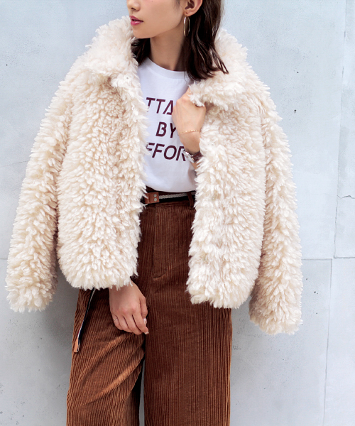 PAGEBOY（ページボーイ）の「【12/1 ヒルナンデス放映】ファーブルゾン（ブルゾン・レディース・キャメル/オフホワイト/ブルー・FREE）」の4枚目の写真