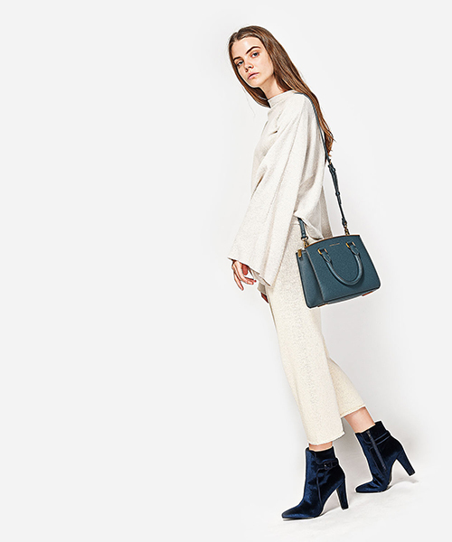 CHARLES & KEITH（チャールズ & キース）の「ベーシックストラクチャーハンドバッグ / BASIC STRUCTURED HANDBAG（ハンドバッグ・レディース・ブラック/レンガ/ダークネイビー・M）」の16枚目の写真