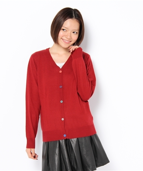 WEGO(ウィゴー)の「カラフル釦カシミアタッチVネックニットカーディガン(カーディガン/ボレロ・レディース・ダークグレー/ダークグリーン/ブルー/キャメル/マスタード/レッド・FREE)」の6枚目の写真