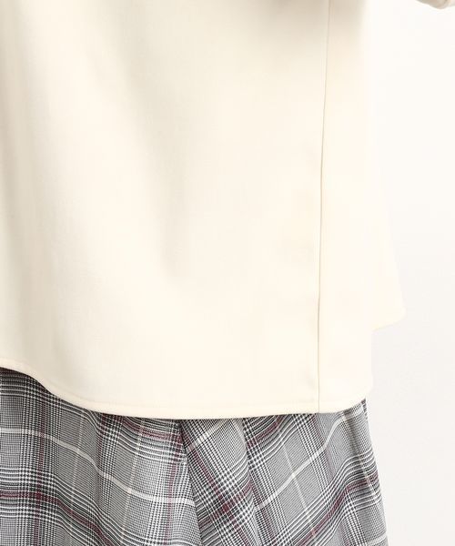 ROPE' PICNIC(ロペピクニック)の「V切り替えギャザーブラウス(シャツ/ブラウス・レディース・ホワイト/ネイビー・38/36)」の10枚目の写真