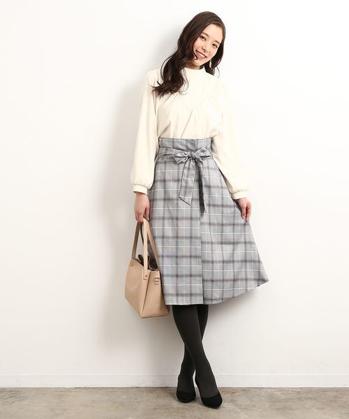 ROPE' PICNIC(ロペピクニック)の「V切り替えギャザーブラウス(シャツ/ブラウス・レディース・ホワイト/ネイビー・38/36)」の12枚目の写真