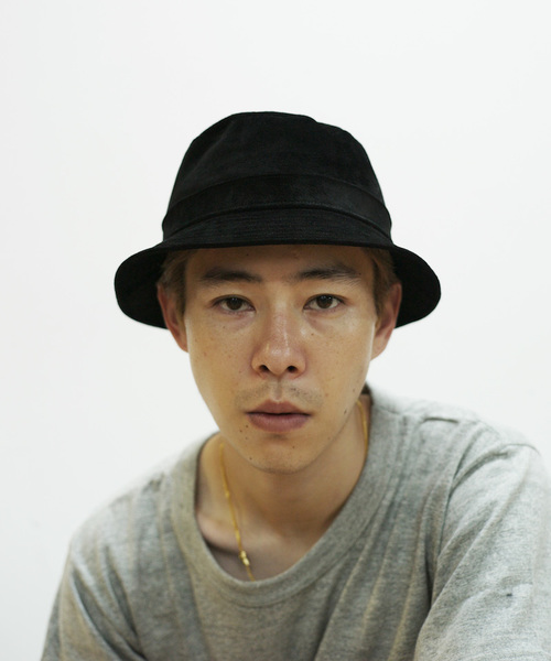 KAIKO（カイコー）の「KAIKO PIG SUEDE BUCKET HAT（ハット・メンズ・オフホワイト/ブラック/ブラウン系その他・FREE）」の3枚目の写真