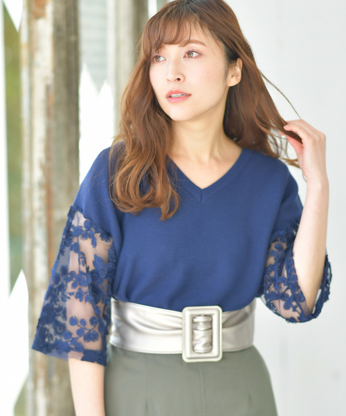 rps（アールピーエス）の「袖３ＤレースＶネックニットプルオーバー（ニット/セーター・レディース・オフホワイト/杢グレー/ネイビー・M）」の3枚目の写真