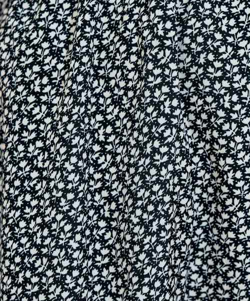 natural couture（ナチュラルクチュール）の「花柄ロングワンピース（ワンピース・レディース・アイボリー/ブラック/ブラウン・FREE）」の11枚目の写真