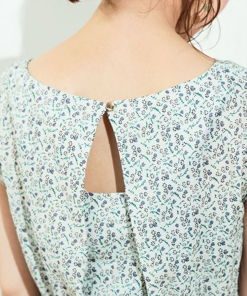 natural couture（ナチュラルクチュール）の「花柄ロングワンピース（ワンピース・レディース・アイボリー/ブラック/ブラウン・FREE）」の16枚目の写真