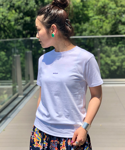 BEAMS BOY（ビームスボーイ）の「BEAMS BOY / BB エンブロイダリー クルー Tシャツ（Tシャツ/カットソー・レディース・ホワイト/ブラック/ネイビー/グレー/ラベンダー/グリーン系その他5・ONE SIZE）」の2枚目の写真