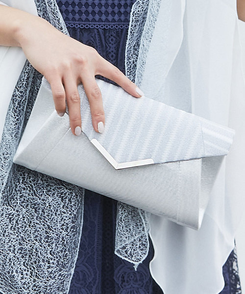12Twelve Agenda(トゥエルブ アジェンダ)の「ストライプ柄クラッチバッグ(クラッチバッグ・レディース・ブラック/ベージュ/シルバー・FREE)」の3枚目の写真
