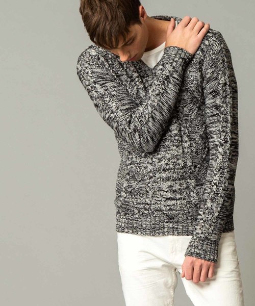 London Denim(ロンドンデニム)の「フィッシャーマンズ ケーブル編み / Vネックネック セーター(ニット/セーター・メンズ・ライトグレー/ブラック/ネイビー/レッド/オフホワイト/ミックスグレー/ワインレッド/ブラックミックス/ホワイト系その他/ブラック系その他/ブルー系その他/キャメル・M/L)」の17枚目の写真