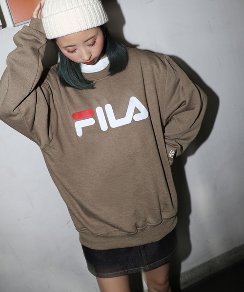 FILA(フィラ)の「【FILA】 デカ ロゴ プリント 裏起毛 スウェット トレーナー(スウェット・レディース・ネイビー/杢グレー/ホワイト/ブラック/カーキ/カーキ系/ブルーグレー・LARGE/X-LARGE/MEDIUM)」の6枚目の写真