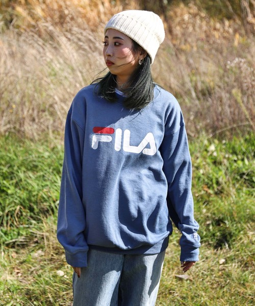 FILA(フィラ)の「【FILA】 デカ ロゴ プリント 裏起毛 スウェット トレーナー(スウェット・レディース・ネイビー/杢グレー/ホワイト/ブラック/カーキ/カーキ系/ブルーグレー・LARGE/X-LARGE/MEDIUM)」の3枚目の写真