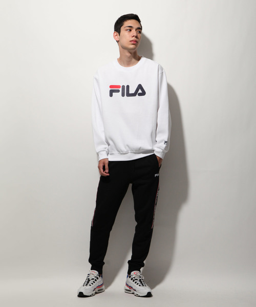 FILA(フィラ)の「【FILA】 デカ ロゴ プリント 裏起毛 スウェット トレーナー(スウェット・レディース・ネイビー/杢グレー/ホワイト/ブラック/カーキ/カーキ系/ブルーグレー・LARGE/X-LARGE/MEDIUM)」の8枚目の写真