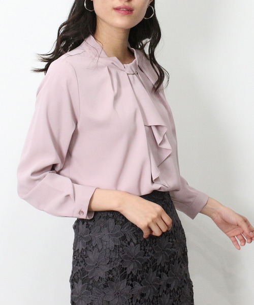 ASTORIA ODIER(アストリアオディール)の「金具使いボウタイブラウス(シャツ/ブラウス・レディース・ホワイト/ベージュ/ネイビー/ピンク/グリーン/モカ/キャメル/ラベンダー/ミント/ピンクベージュ/アイボリー/スモークピンク/グレイッシュブルー/サックスブルー・MEDIUM/LARGE/SMALL)」の21枚目の写真