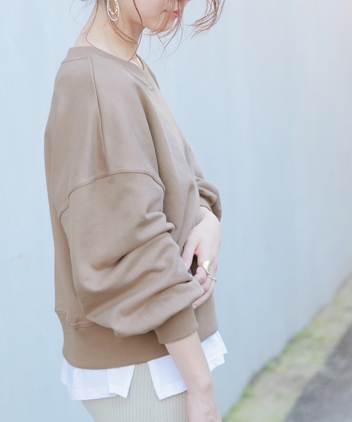 reca(レカ)の「袖ボリュームショート丈スウェット(スウェット・レディース・アイボリー/杢グレー/モカ/カーキ/ラベンダー・M)」の3枚目の写真