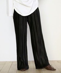 2021冬の「白インナー見せ」、どうやるの？こなれて見える白インナーの 