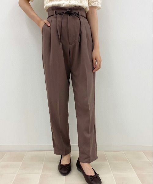 apres jour（アプレジュール）の「MILKテーパードパンツ【ZOZOTOWN限定アイテム】（その他パンツ・レディース・ブラック/ダークブラウン/ベージュ/スモークピンク/ボルドー/モカ/ダークブルー/アイボリー・X-LARGE/MEDIUM/SMALL）」の5枚目の写真