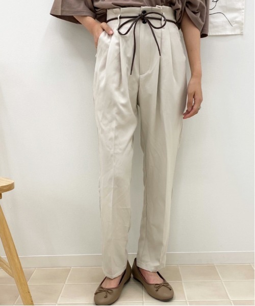 apres jour（アプレジュール）の「MILKテーパードパンツ【ZOZOTOWN限定アイテム】（その他パンツ・レディース・ブラック/ダークブラウン/ベージュ/スモークピンク/ボルドー/モカ/ダークブルー/アイボリー・X-LARGE/MEDIUM/SMALL）」の10枚目の写真