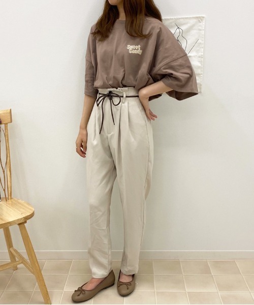 apres jour（アプレジュール）の「MILKテーパードパンツ【ZOZOTOWN限定アイテム】（その他パンツ・レディース・ブラック/ダークブラウン/ベージュ/スモークピンク/ボルドー/モカ/ダークブルー/アイボリー・X-LARGE/MEDIUM/SMALL）」の12枚目の写真