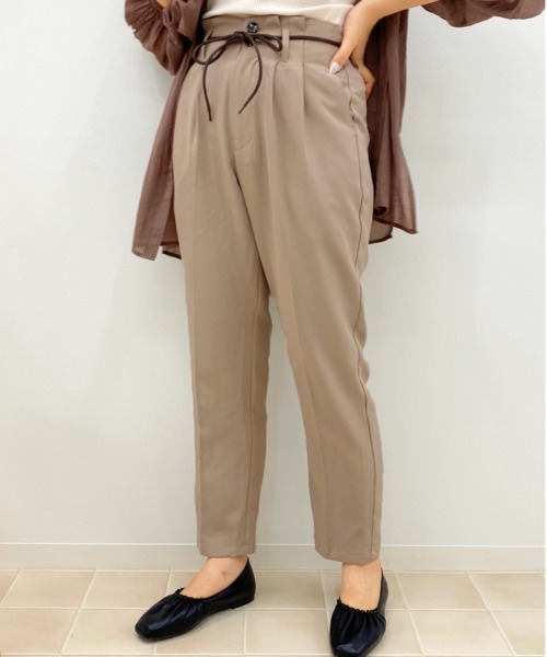 apres jour（アプレジュール）の「MILKテーパードパンツ【ZOZOTOWN限定アイテム】（その他パンツ・レディース・ブラック/ダークブラウン/ベージュ/スモークピンク/ボルドー/モカ/ダークブルー/アイボリー・X-LARGE/MEDIUM/SMALL）」の9枚目の写真