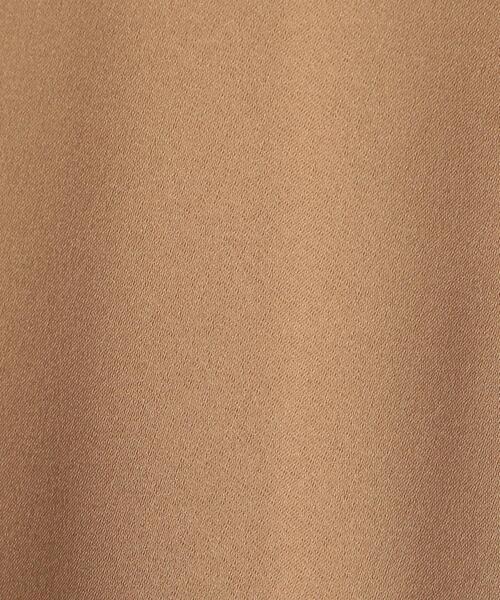 UNITED ARROWS（ユナイテッドアローズ）の「UBCB キューブボタン Vネック ブラウス（シャツ/ブラウス・レディース・ベージュ/オフホワイト/ダークグリーン・38/36）」の13枚目の写真