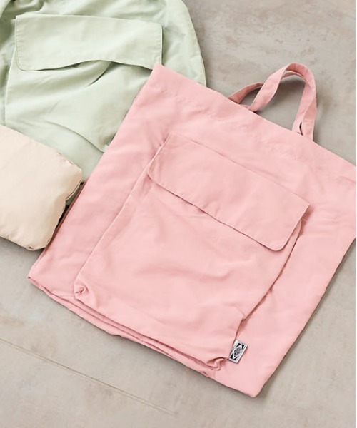 KOBE LETTUCE（コウベレタス）の「撥水加工折り畳みビッグポケットトートバッグ（トートバッグ・レディース・ブラック/グレイッシュベージュ/ピンク/ミント・FREE）」の4枚目の写真