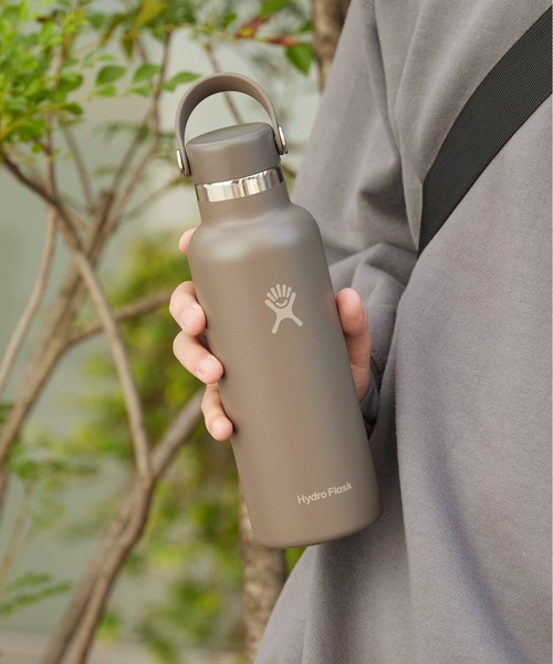 HYDRO FLASK（ハイドロフラスク）の「HydroFlask/ハイドロフラスク 18oz Standard Mouth ステンレスボトル 水筒 2026年春夏（グラス/マグカップ/タンブラー・メンズ・ホワイト/ライトブルー/エメラルドブルー/ブラック/ネイビー/オリーブ/ピンク/イエロー/ブルー/ダークグレー/ミント/シルバーグレー/ピンク系その他/シャーベット/レモンイエロー/レッド/オートミール/オレンジ/パープル/モカ/インディゴブルー/キナリ/ライトパープル/ダークオレンジ・FREE）」の6枚目の写真