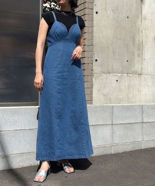 &g'aime（アンジェム）の「【&g'aime】バックカットデニムワンピース（ワンピース・レディース・ホワイト/ブラック/ブルー・FREE）」の5枚目の写真