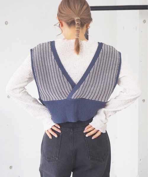 tiptop（ティップトップ）の「柄編み前後2wayビスチェ（ベスト・レディース・ブラック/ブラウン/ブルー/グレイッシュベージュ/ライトベージュ/C/アイボリー/B/A/ダークブルー・FREE）」の20枚目の写真