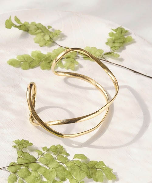 Phoebe（フィービィー）の「ラグジュアリーアシンメトリーラインバングル（バングル/リストバンド・レディース・シルバー/ゴールド・FREE）」の13枚目の写真