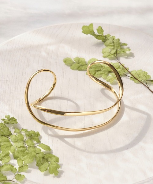 Phoebe（フィービィー）の「ラグジュアリーアシンメトリーラインバングル（バングル/リストバンド・レディース・シルバー/ゴールド・FREE）」の6枚目の写真