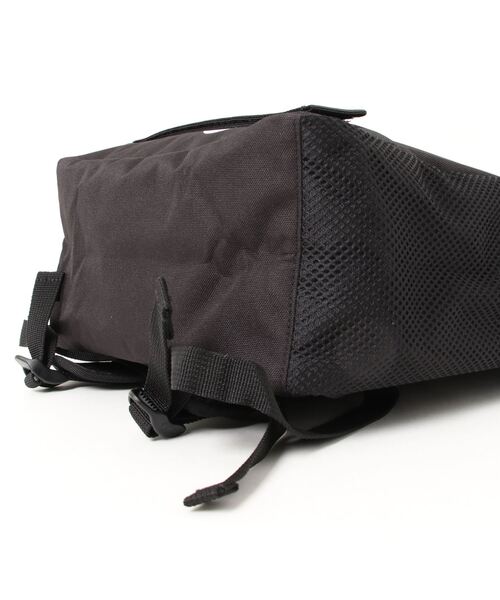 THRASHER(スラッシャー)の「HOMETOWN BACKPACK S 20L/スラッシャーバッグパックリュックサック(ショルダーバッグ・メンズ・ブラック×ホワイト/ブラック×レッド・FREE)」の4枚目の写真