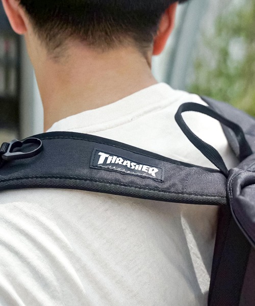 THRASHER(スラッシャー)の「HOMETOWN BACKPACK S 20L/スラッシャーバッグパックリュックサック(ショルダーバッグ・メンズ・ブラック×ホワイト/ブラック×レッド・FREE)」の17枚目の写真