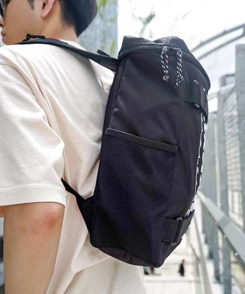 THRASHER(スラッシャー)の「HOMETOWN BACKPACK S 20L/スラッシャーバッグパックリュックサック(ショルダーバッグ・メンズ・ブラック×ホワイト/ブラック×レッド・FREE)」の16枚目の写真