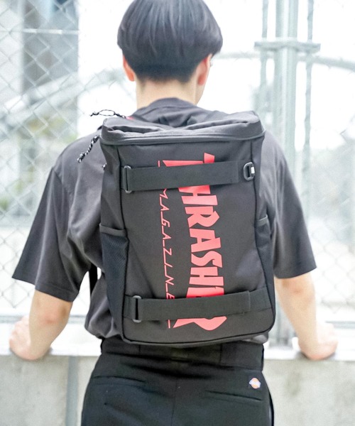 THRASHER(スラッシャー)の「HOMETOWN BACKPACK S 20L/スラッシャーバッグパックリュックサック(ショルダーバッグ・メンズ・ブラック×ホワイト/ブラック×レッド・FREE)」の11枚目の写真
