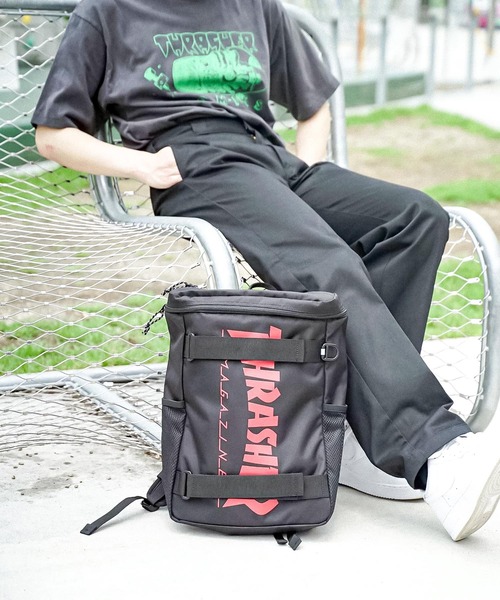THRASHER(スラッシャー)の「HOMETOWN BACKPACK S 20L/スラッシャーバッグパックリュックサック(ショルダーバッグ・メンズ・ブラック×ホワイト/ブラック×レッド・FREE)」の8枚目の写真