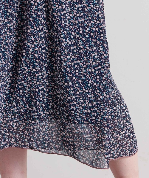 natural couture(ナチュラルクチュール)の「配色小花柄バルーンワンピース(ワンピース・レディース・ブラック/ネイビー/オフホワイト/サックスブルー・FREE)」の22枚目の写真