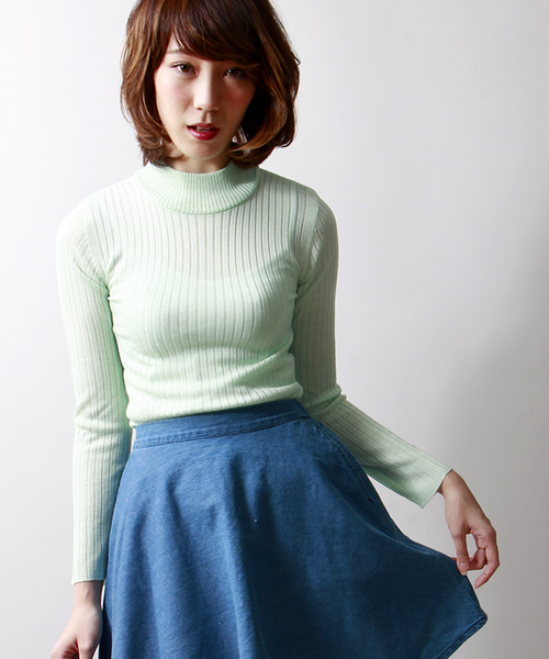 WEGO（ウィゴー）の「WEGO/ハイネックニット（ニット/セーター・レディース・オフホワイト/ホワイト系その他/ブラック/杢グレー/グリーン系その他/サックスブルー/ライトパープル/ライトイエロー・FREE）」の6枚目の写真