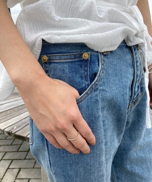 Chez toi（シェトワ）の「裾スリットセミフレアデニム（デニムパンツ・レディース・ブルー/サックスブルー系/グレー・SMALL/MEDIUM）」の8枚目の写真