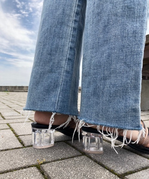 Chez toi（シェトワ）の「裾スリットセミフレアデニム（デニムパンツ・レディース・ブルー/サックスブルー系/グレー・SMALL/MEDIUM）」の10枚目の写真