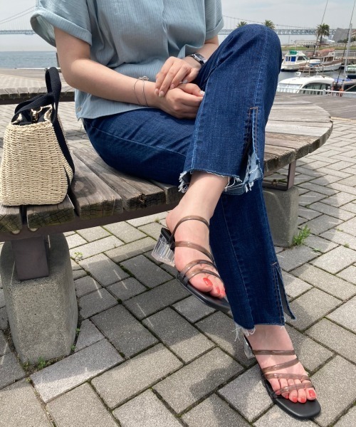 Chez toi（シェトワ）の「裾スリットセミフレアデニム（デニムパンツ・レディース・ブルー/サックスブルー系/グレー・SMALL/MEDIUM）」の13枚目の写真