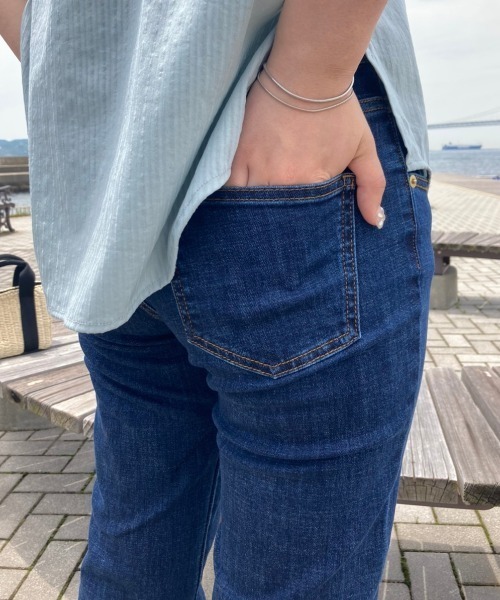 Chez toi（シェトワ）の「裾スリットセミフレアデニム（デニムパンツ・レディース・ブルー/サックスブルー系/グレー・SMALL/MEDIUM）」の16枚目の写真