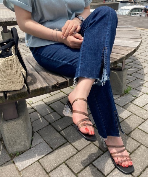 Chez toi（シェトワ）の「裾スリットセミフレアデニム（デニムパンツ・レディース・ブルー/サックスブルー系/グレー・SMALL/MEDIUM）」の17枚目の写真