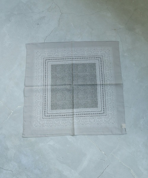 cardo fabrica(カルドファブリカ)の「._◇インド更紗プリントハンカチーフ(バンダナ/スカーフ・レディース・ネイビー/グレー・FREE)」の9枚目の写真