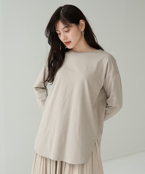 YECCA VECCA（イェッカヴェッカ）の「・ラウンドヘム長袖カットソー＊（Tシャツ/カットソー・レディース・オフホワイト/チャコールグレー/ベージュ・FREE）」の3枚目の写真