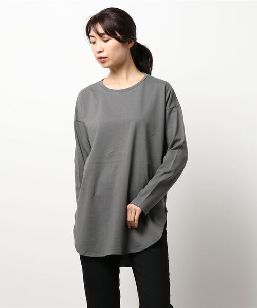 YECCA VECCA（イェッカヴェッカ）の「・ラウンドヘム長袖カットソー＊（Tシャツ/カットソー・レディース・オフホワイト/チャコールグレー/ベージュ・FREE）」の6枚目の写真