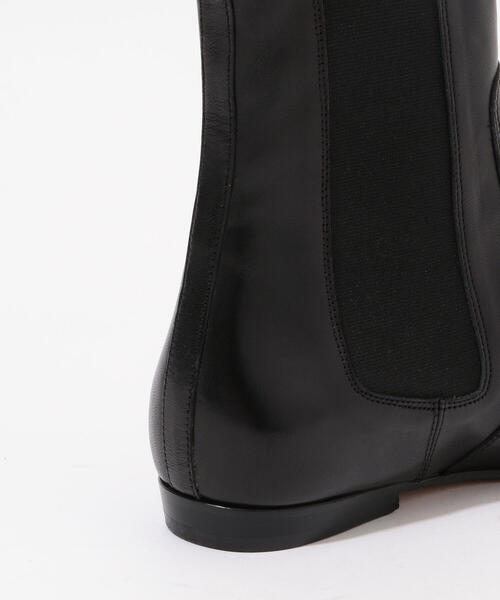 ISABEL MARANT(イザベルマラン)の「ISABEL MARANT DUIZA サイドゴアショートブーツ(ブーツ・レディース・ブラック/レッド・38/39/37/36)」の3枚目の写真